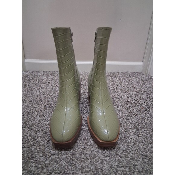 NEW! Women's Chinese Laundry Danica Olive Crocodile Platform Boot, Size 9.5M - Picture 2 of 10